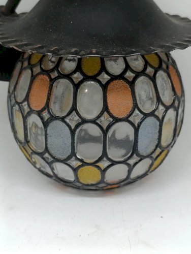 petite suspension globe style vitraux en bon etat