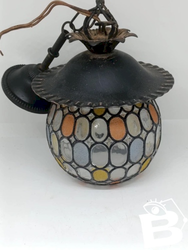 petite suspension globe style vitraux en bon etat