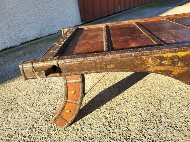 PETITE TABLE BASSE PETITE SELLE D'ELEPHANT EN BOIS METAL ET CUIVRE