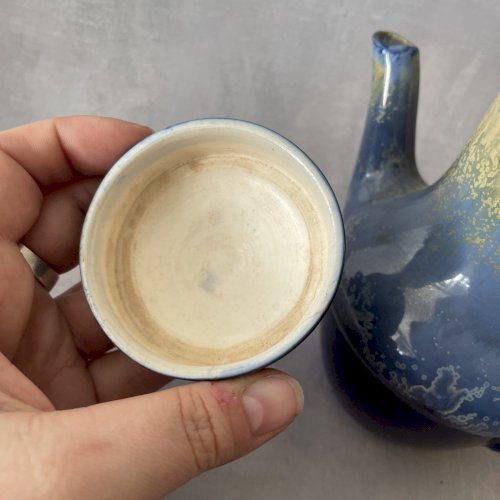 Petite théière en céramique grès flammé tons bleus forme atypique dlg Alpho