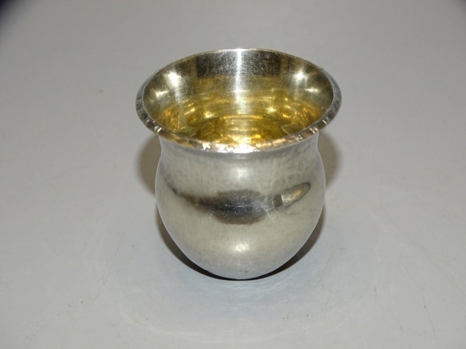 -PETITE TIMBALE ARGENT MASSIF FABRIQUEE AVEC UNE PIECE EN ARGENT