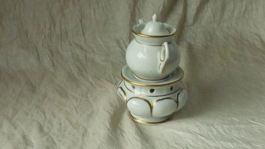 PETITE TISANIERE EN PORCELAINE DE PARIS DINETTE POUPEE*