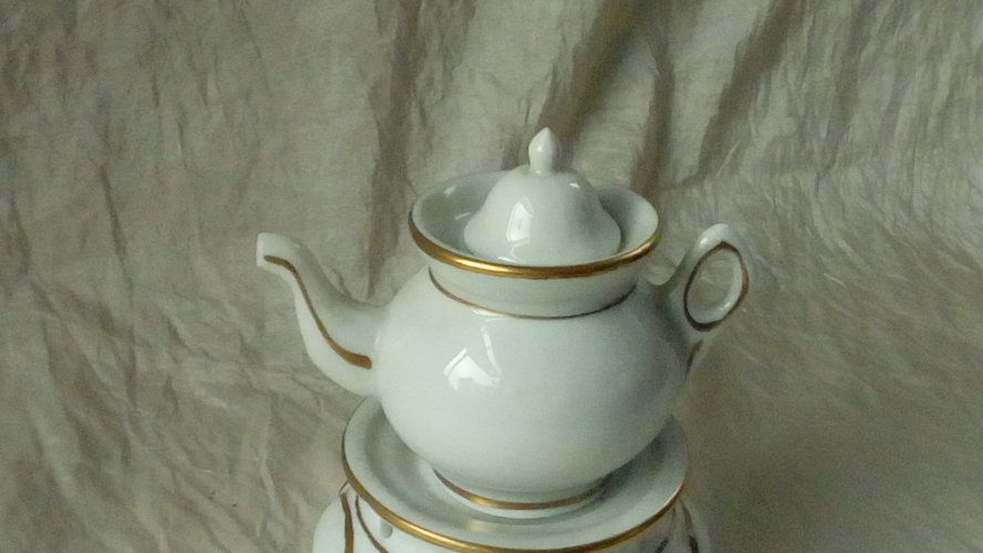 PETITE TISANIERE EN PORCELAINE DE PARIS DINETTE POUPEE*