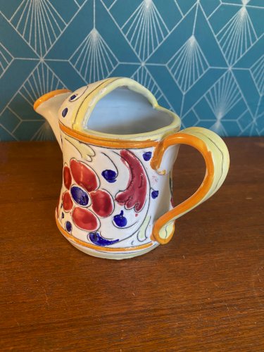 Petite verseuse ancienne, en terre cuite émaillée, école Italienne Romacréa.