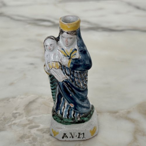 Petite Vierge à l'Enfant XVIIIe en faïence marquage AVM M4044