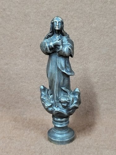 PETITE  VIERGE EN BRONZE ARGENTE DE 8.3 CM DE HAUT