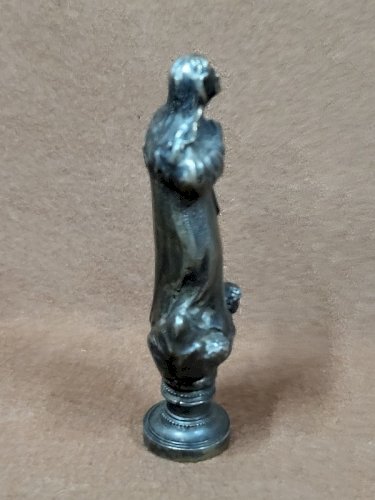 PETITE  VIERGE EN BRONZE ARGENTE DE 8.3 CM DE HAUT