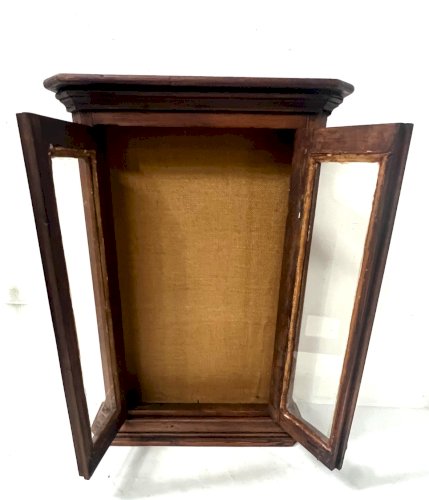 Petite vitrine murale a deux portes XIX siècle