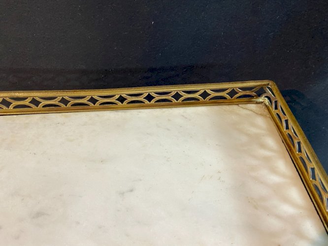 Petite vitrine XIXe de style Transition Louis XV Louis XVI