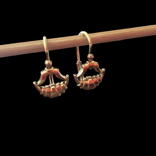 Petites Boucles d’oreille dormeuse -1900 - plaqué or - Ancienne Vintage Charme