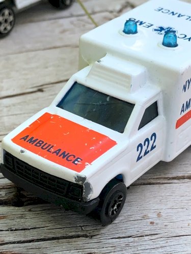 Petites voitures Majorette thème Pompiers et Police