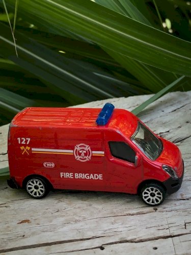Petites voitures Majorette thème Pompiers et Police