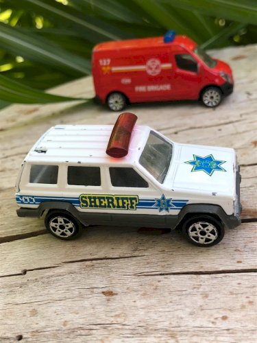Petites voitures Majorette thème Pompiers et Police