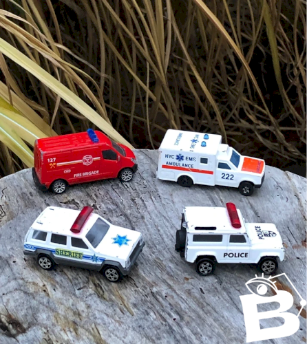 Petites voitures Majorette thème Pompiers et Police