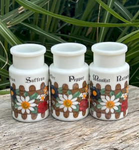 Petits pots rétro vintage en opaline JAR