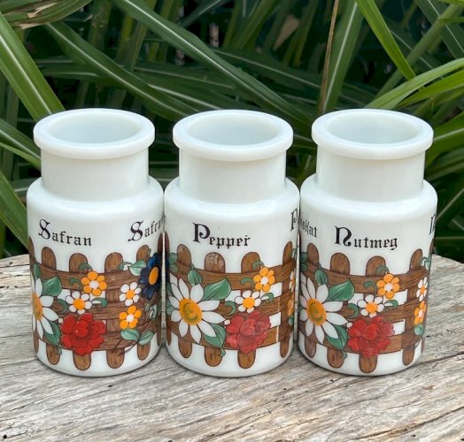 Petits pots rétro vintage en opaline JAR