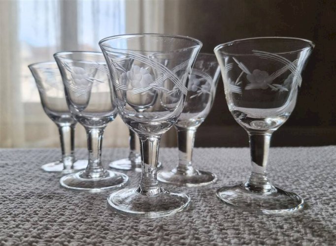 Petits verres à pied