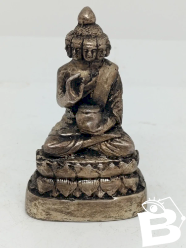 peu courant petite sculpture en bronze ou laiton Thaïlande buddha a plusieurs tetes en bon etat