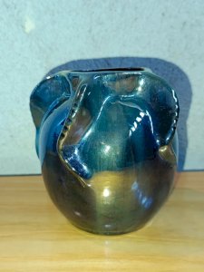 peu courant vase irise en gres signé Rambervillers en bon etat