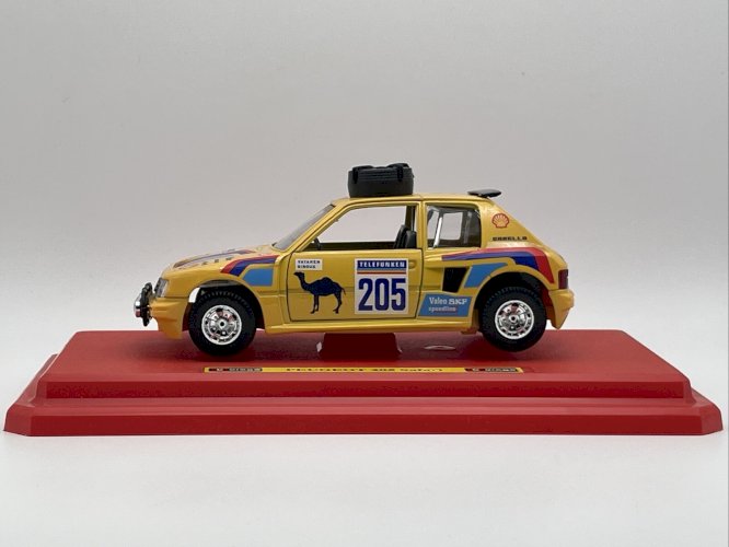 Peugeot 205 Safari 1/25 Burago
