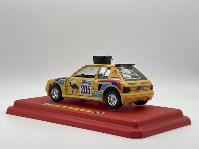 Peugeot 205 Safari 1/25 Burago