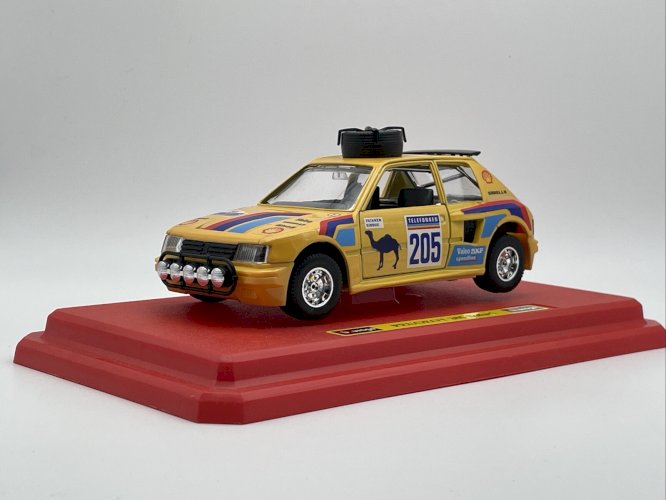 Peugeot 205 Safari 1/25 Burago