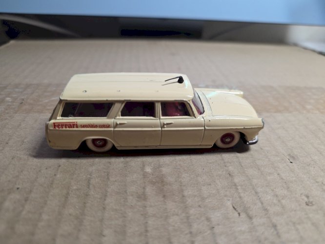 Peugeot 404 break ELIGOR