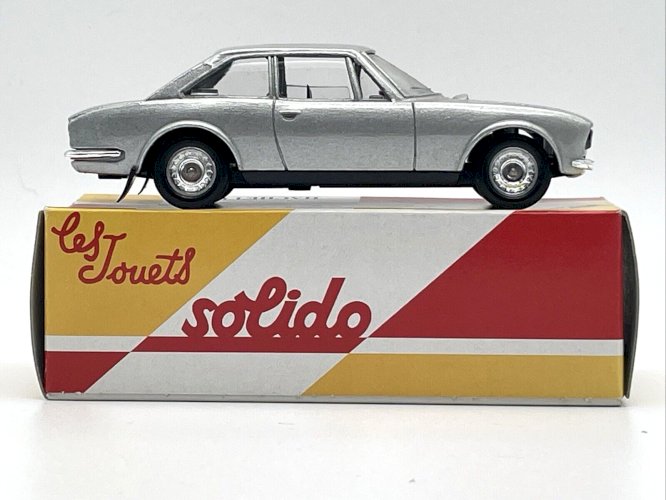 Peugeot 504 Coupé (1978) 1/43 Solido