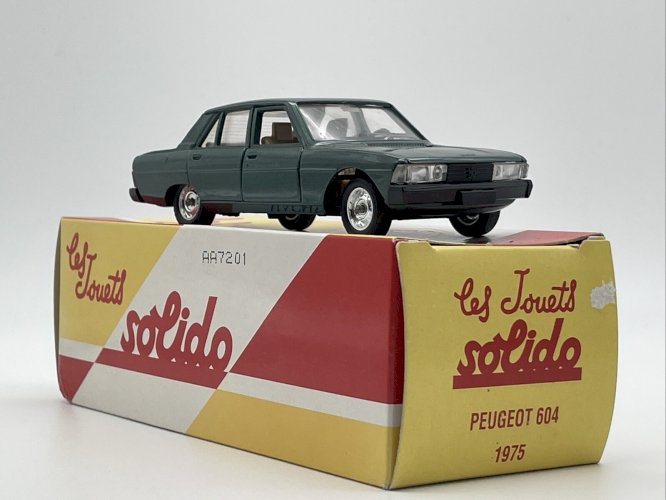 Peugeot 604 (1975) 1/43 Solido