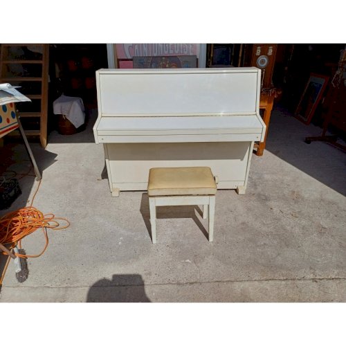 Piano droit Young Chang U-109