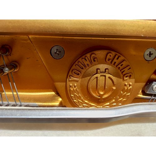 Piano droit Young Chang U-109