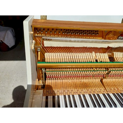 Piano droit Young Chang U-109