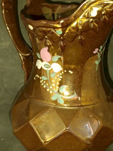 pichet à decor floral dit de jersey en bon etat