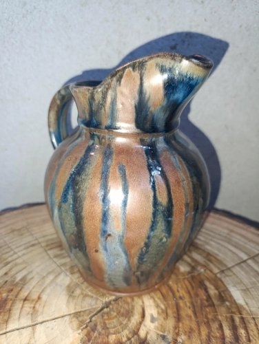 pichet ancien dans le style gilbert metenier ou denbac en bon etat