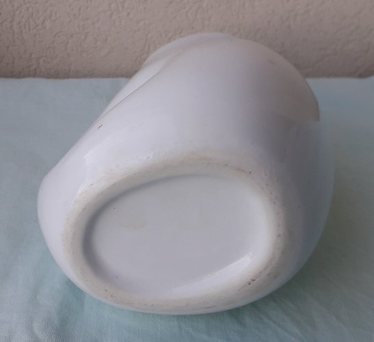 Pichet blanc en céramique