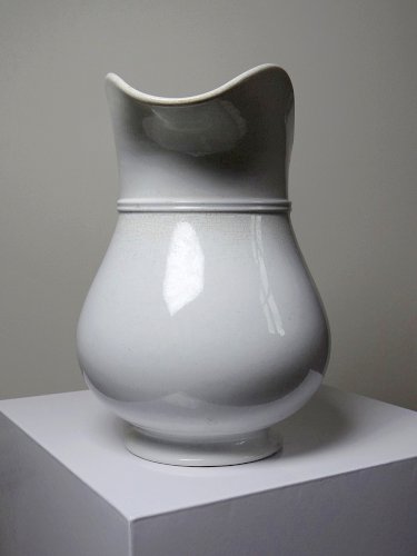 Pichet broc de toilette en faïence blanche ancienne Pexonne France