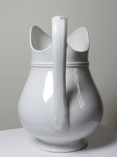 Pichet broc de toilette en faïence blanche ancienne Pexonne France