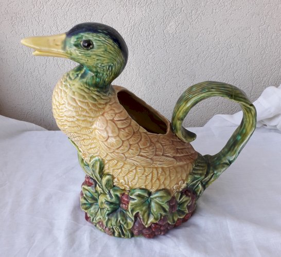 Pichet canard barbotine