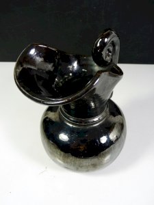 Pichet céramique noire métallique signé Antoine Fazio VALLAURIS DLG Jouve MARAIS