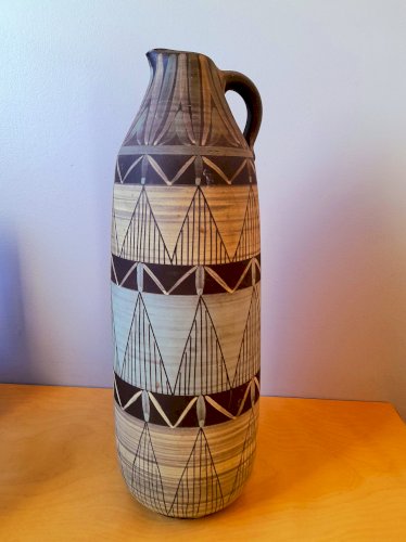 Pichet en céramique 1960,signé VBM