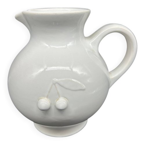 pichet en faience blanche cerise