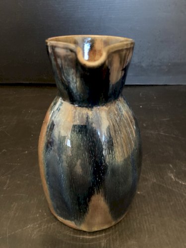 Pichet en grés émaillé fond marron à coulures bleus poterie potier artisant