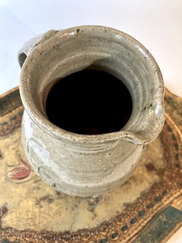 Pichet en grès pyrité gris-beige
