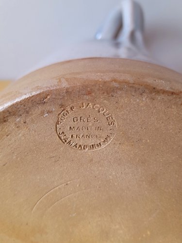 Pichet en grès signé Roger Jacques 