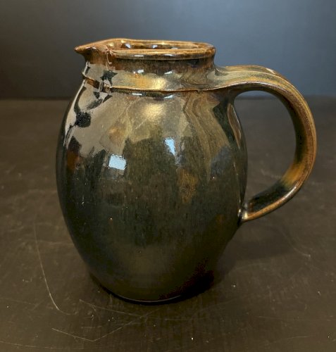 Pichet en Grès Vernissé Bleu gris  artisanal Signature à identifier poterie