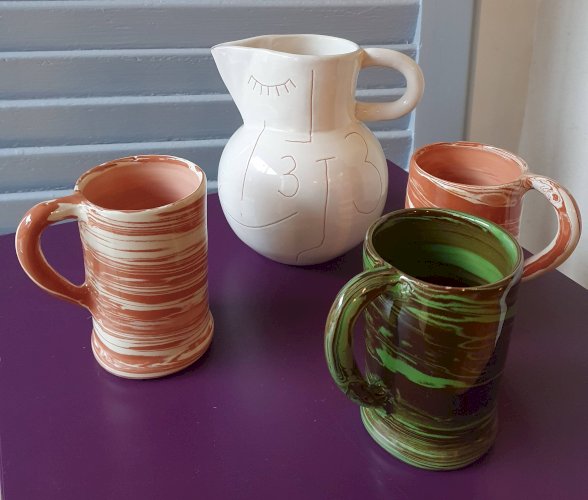 Pichet et 3 mugs en céramique