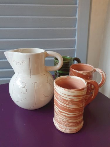 Pichet et 3 mugs en céramique