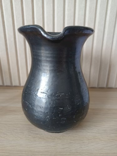? Pichet grès noir signé Jean Marais • céramique art • 18cm vintage collector