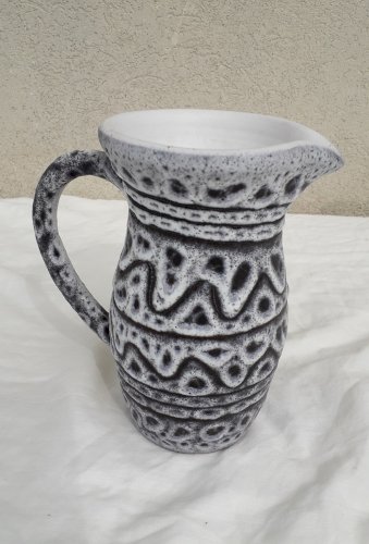 Pichet gris en céramique