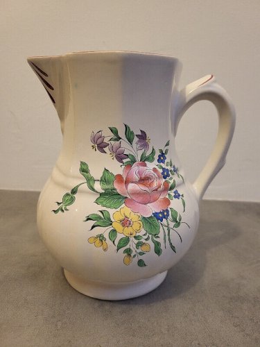PICHET OU BROC A EAU EN FAIENCE SAINT CLEMENT